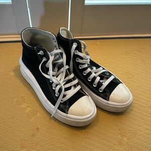 Women’s Black Cloud Platform Converse, Size 8.5. Good condition!